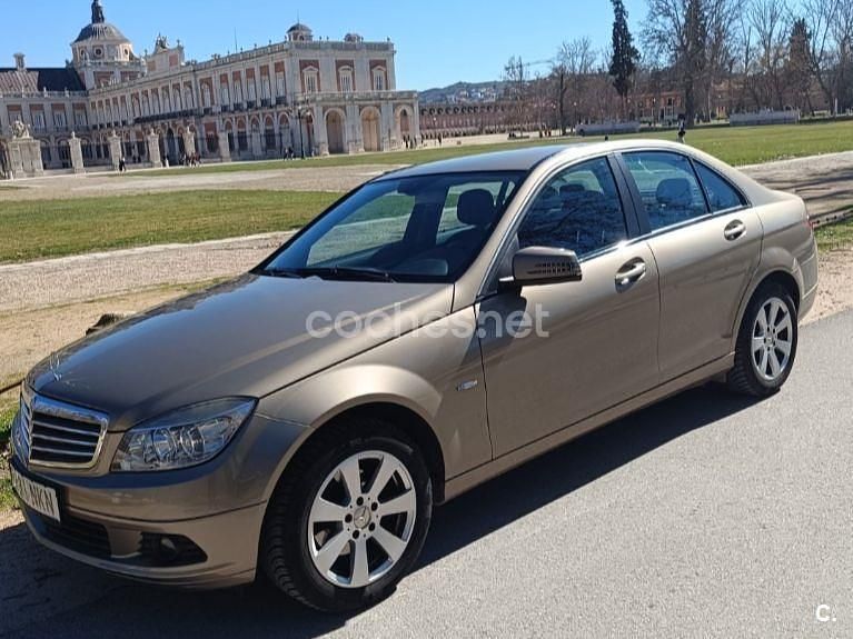 Usado Mercedes C180 Elegance 156 CV (114 kW) 2010 Gris / plata Berlina