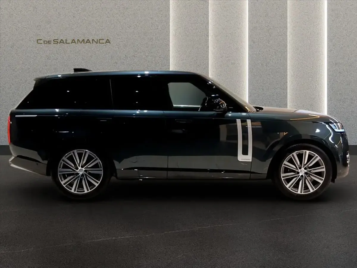 Usado Land Rover Range Rover Autobiography 550 CV (404 kW) 2025 Verde metalizado SUV