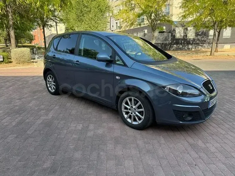 Usado Seat Altea Reference 105 CV (77 kW) 2011 Azul Monovolumen