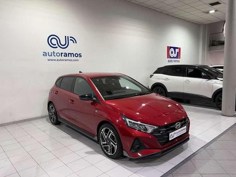 Usado Hyundai i20 N Line 80 CV (58 kW) 2024 Rojo Utilitario