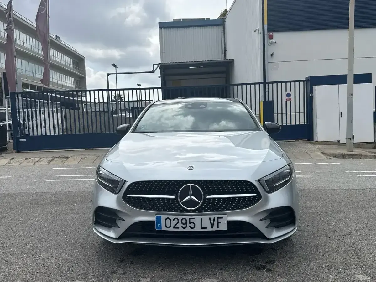 Usado Mercedes A160 218 CV (160 kW) 2021 Gris Berlina