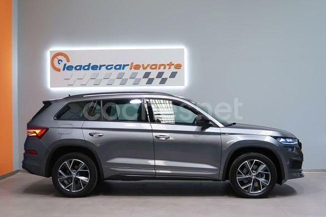 Usado Skoda Kodiaq SportLine 150 CV (110 kW) 2023 Gris / plata SUV