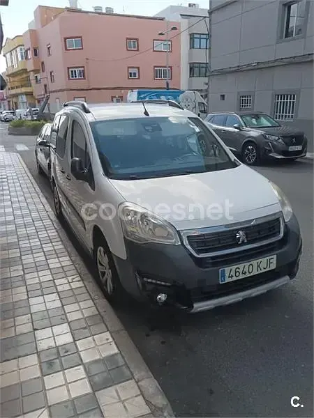 Usado Peugeot Partner Tepee Active 110 CV (80 kW) 2016 Blanco Monovolumen