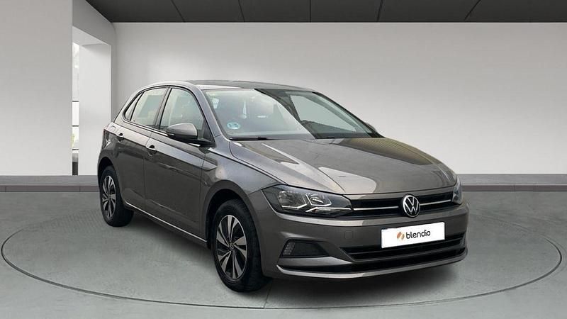 Usado VW Polo Advance 95 CV (69 kW) 2020 Gris Utilitario
