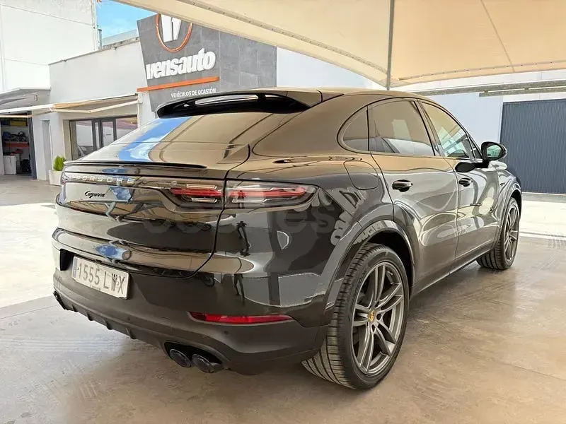 Usado Porsche Cayenne Platinum Edition 462 CV (339 kW) 2022 Negro SUV