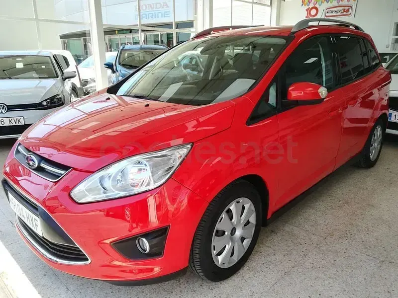 Usado Ford Grand C-Max Trend 115 CV (84 kW) 2014 Rojo Monovolumen