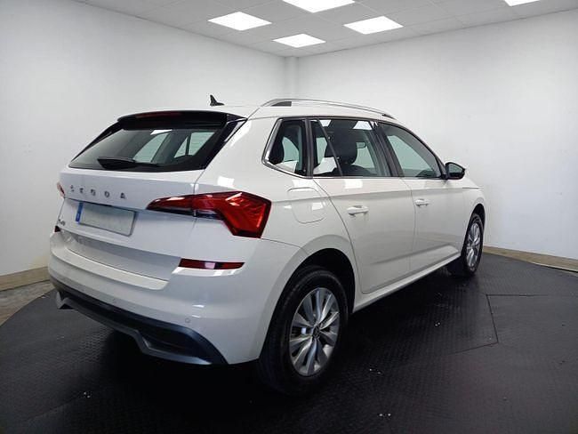 Usado Skoda Kamiq Ambition 115 CV (84 kW) 2021 Blanco SUV
