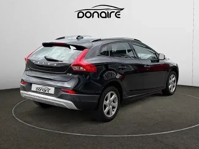 Usado Volvo V40 Kinetic 120 HP (88 kW) 2016 Preto
