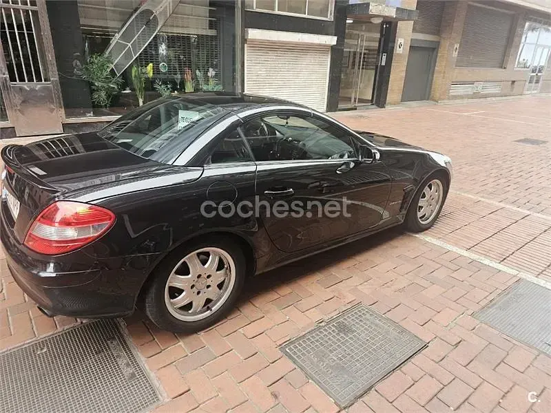 Usado Mercedes SLK200 163 CV (119 kW) 2005 Negro Descapotable