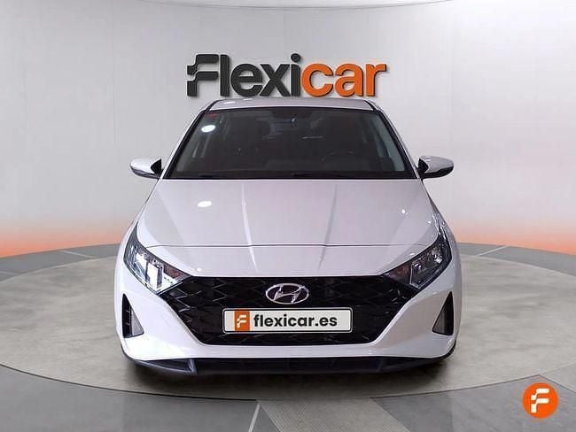 Usado Hyundai i20 100 CV (73 kW) 2021 Blanco Utilitario