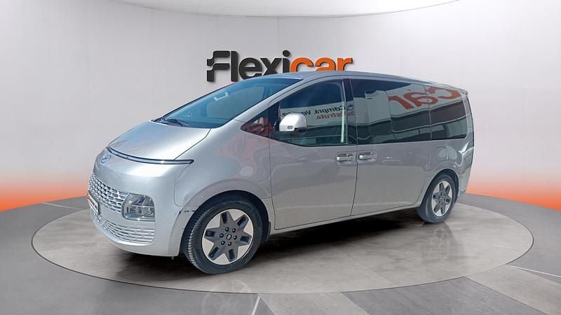 Usado Hyundai Staria 177 CV (130 kW) 2022 Gris Monovolumen