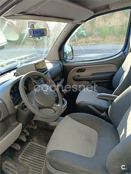 Używany Fiat Doblò 105 KM (77 kW) 2009 Niebieski Minivan