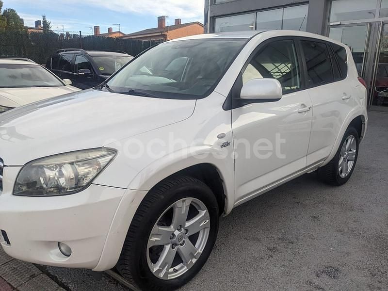 Usado Toyota RAV4 Premium 177 CV (130 kW) 2008 Blanco SUV