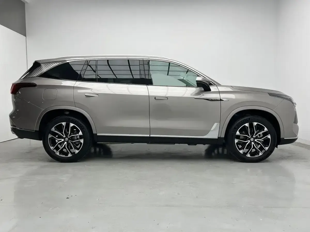 Usado MG MGS9 299 CV (219 kW) 2026 Gris SUV