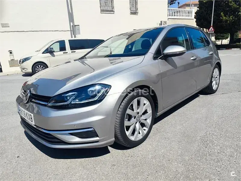Usado VW Golf VII Advance 150 CV (110 kW) 2019 Gris / plata Berlina