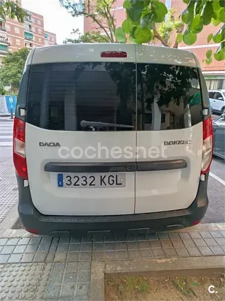Usado Dacia Dokker Ambiance 75 CV (55 kW) 2018 Blanco Monovolumen