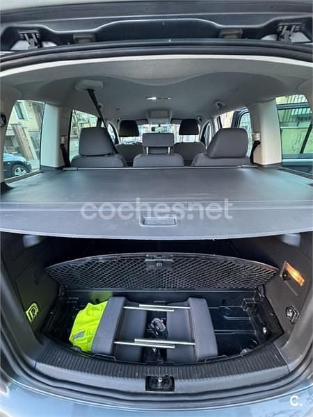 Usado VW Touran 105 CV (77 kW) 2006 Gris / plata Monovolumen