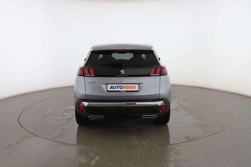 Usado Peugeot 3008 Allure 130 CV (95 kW) 2018 Gris SUV