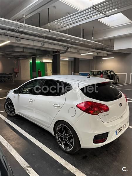 Usado Kia Ceed 100 CV (73 kW) 2016 Blanco Utilitario