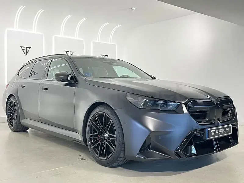Usado BMW M5 Comfort Edition 727 CV (534 kW) 2025 Gris / plata Familiar