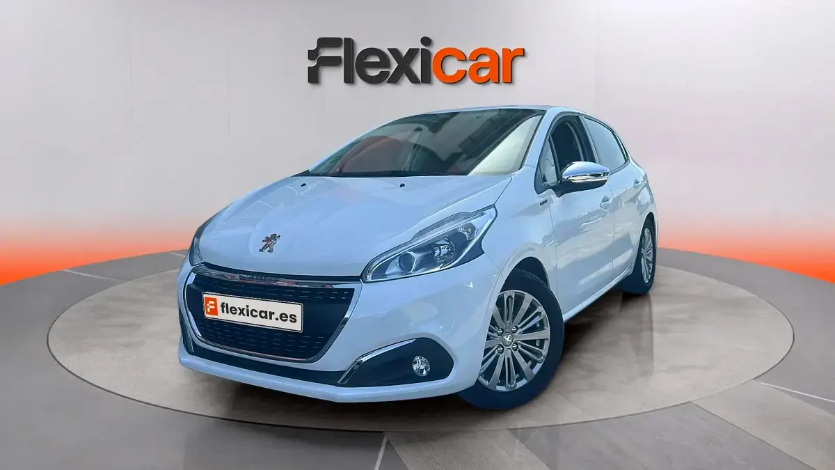 Usado Peugeot 208 Signature Sky 99 CV (72 kW) 2019 Blanco Utilitario