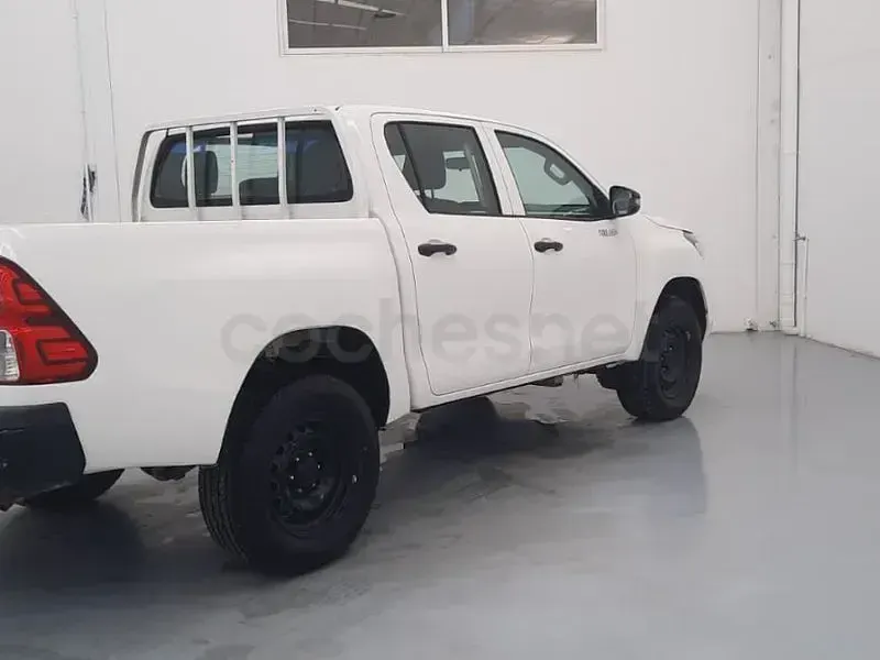 Usado Toyota HiLux 150 CV (110 kW) 2021 Blanco Pickup/Camioneta