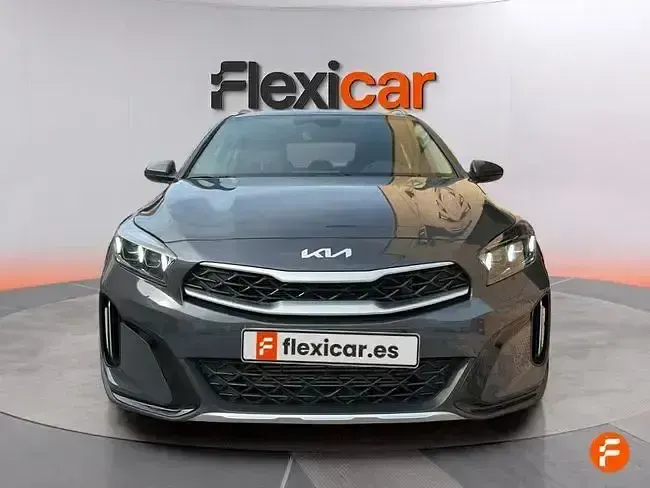 Usado Kia XCeed 100 HP (73 kW) 2024 Cinzento SUV