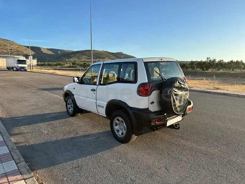 Usado Nissan Terrano Comfort 125 CV (91 kW) 2002 Blanco SUV