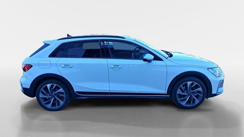 Käytetty Audi A3 Advanced Plus 204 HP (150 kW) 2026 Sedan