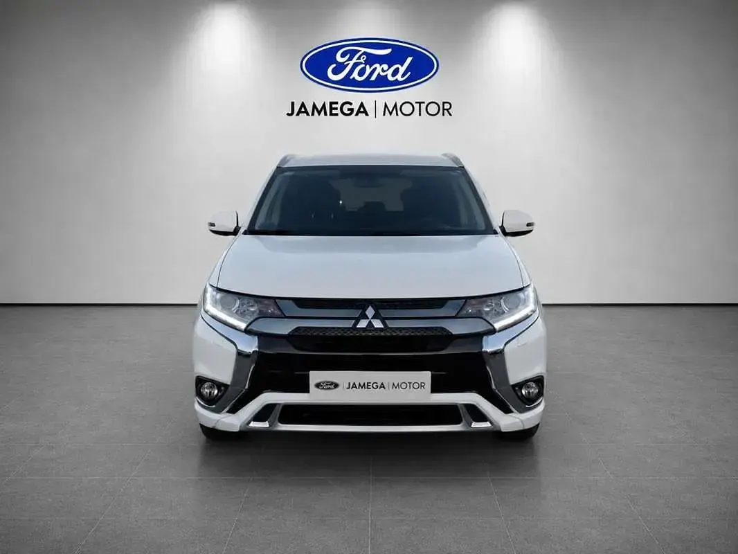 Usado Mitsubishi Outlander P-HEV 224 CV (164 kW) 2020 Blanco SUV