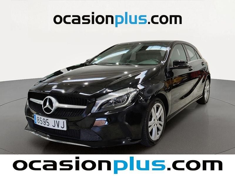 Usado Mercedes A180 Urban 122 CV (89 kW) 2016 Negro Utilitario