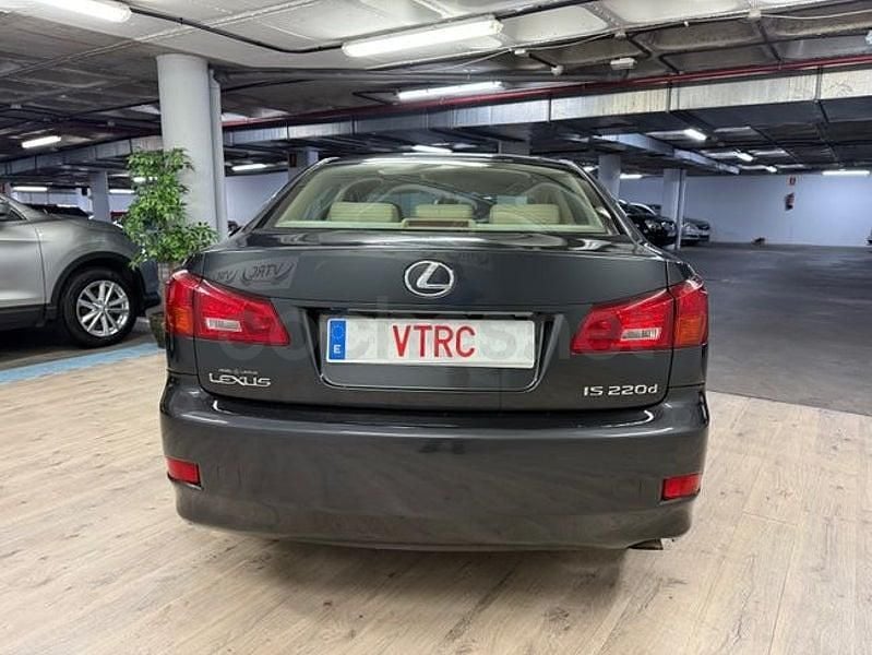 Usado Lexus IS220d Sport Line 177 CV (130 kW) 2006 Gris Berlina