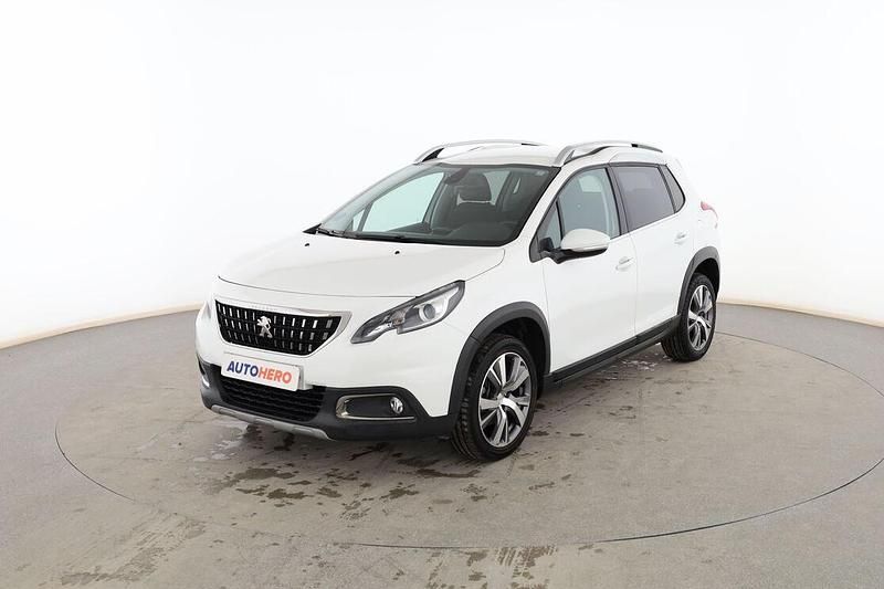 Usado Peugeot 2008 Allure 110 CV (80 kW) 2017 Blanco SUV