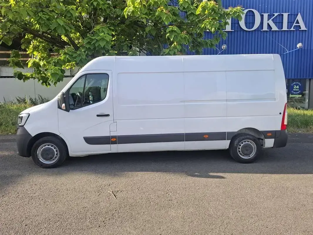 Usado Renault Master 135 CV (99 kW) 2023 Blanco Monovolumen