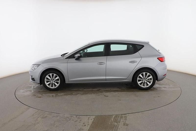 Usado Seat Leon Style 110 CV (80 kW) 2018 Gris Berlina