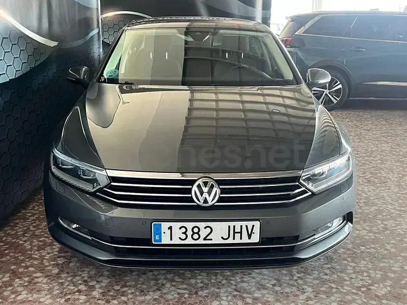 Usado VW Passat Advance 150 CV (110 kW) 2015 Negro Berlina