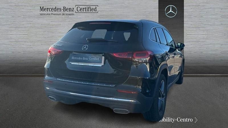 Usado Mercedes GLA200 AMG line 163 CV (119 kW) 2022 Kosmosblack  met. SUV