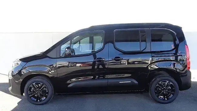 Usado Citroën Berlingo 100 CV (73 kW) 2024 Negro Monovolumen