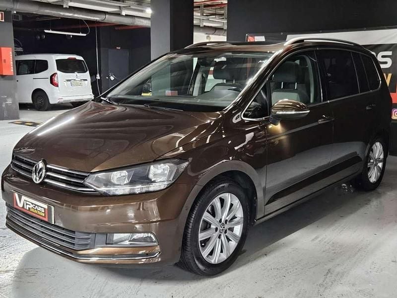 Usado VW Touran Advance 150 CV (110 kW) 2016 Marrón Monovolumen