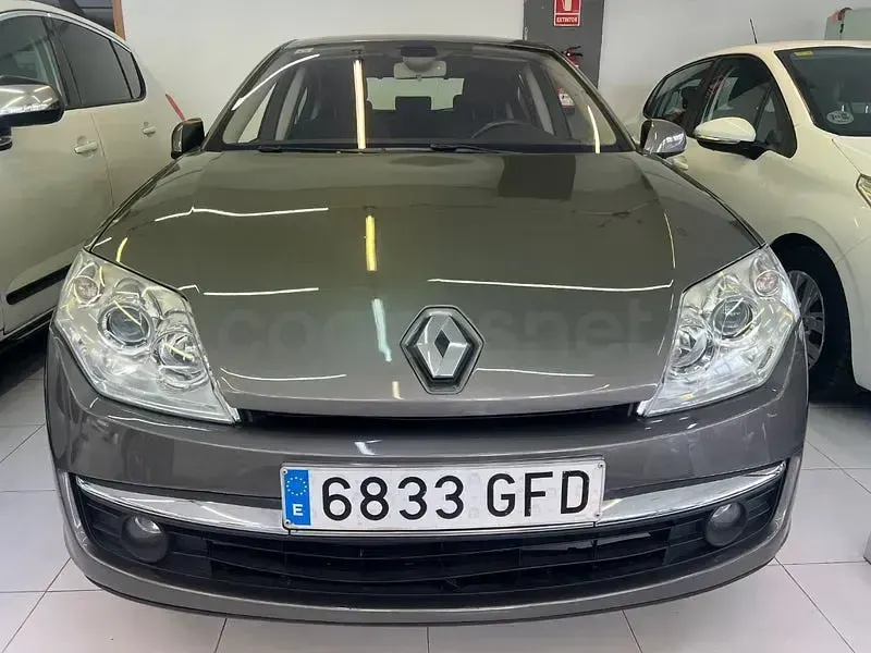 Usado Renault Laguna III Privilege 150 CV (110 kW) 2008 Beige Berlina