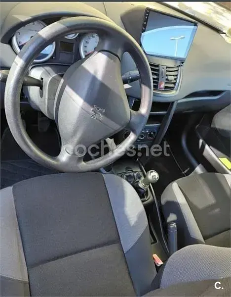 Usado Peugeot 207 70 CV (51 kW) 2008 Blanco Berlina