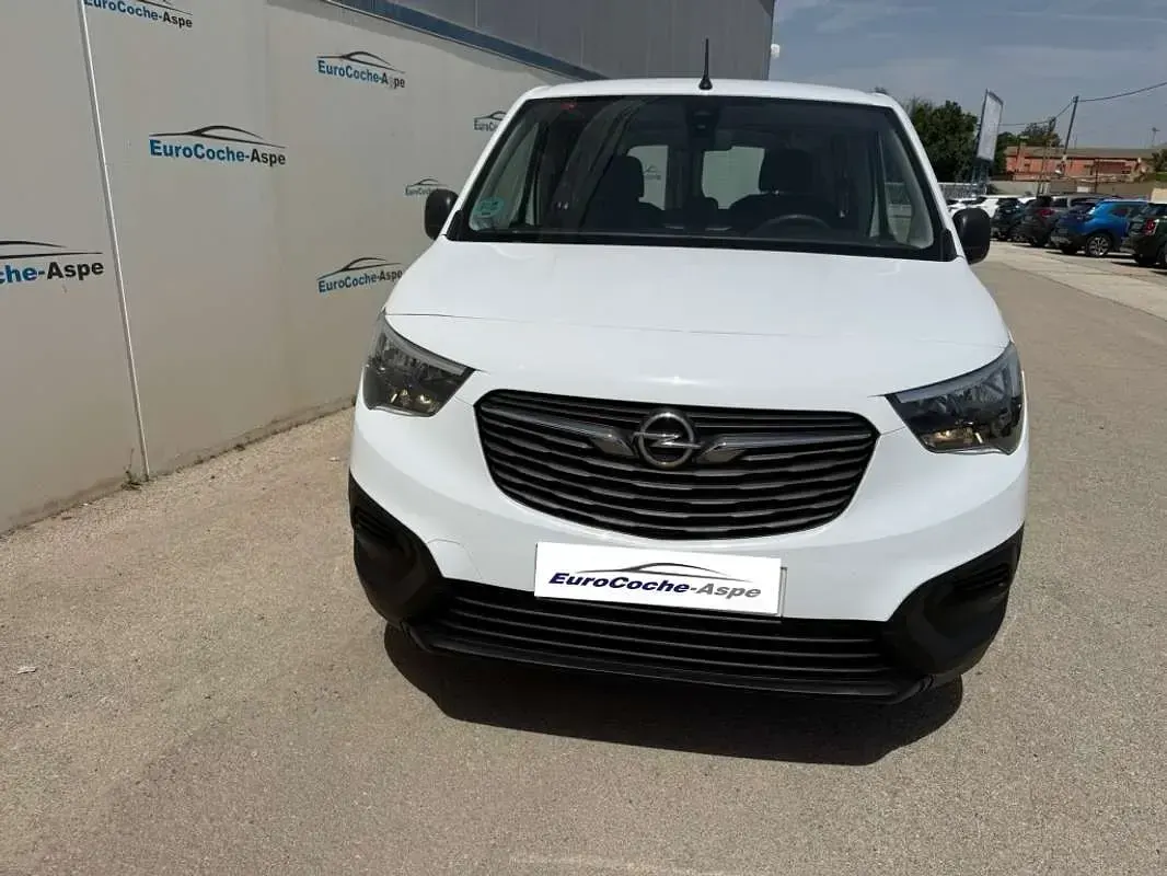 Usado Opel Combo Life Edition 102 CV (75 kW) 2021 Blanco Monovolumen