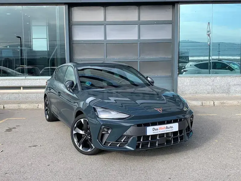 Usado Cupra Leon 150 CV (110 kW) 2025 Azul Berlina
