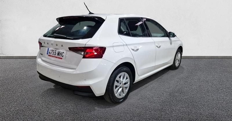 Usado Skoda Fabia Ambition 95 CV (69 kW) 2023 Utilitario