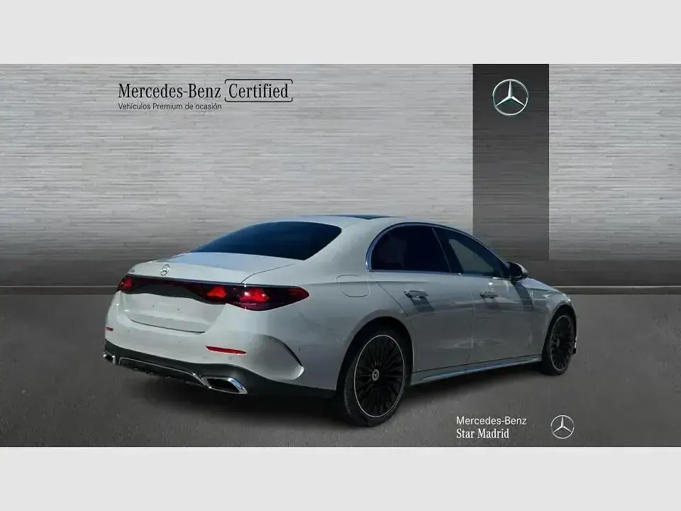 Usado Mercedes E220 197 CV (144 kW) 2026 Gris Berlina