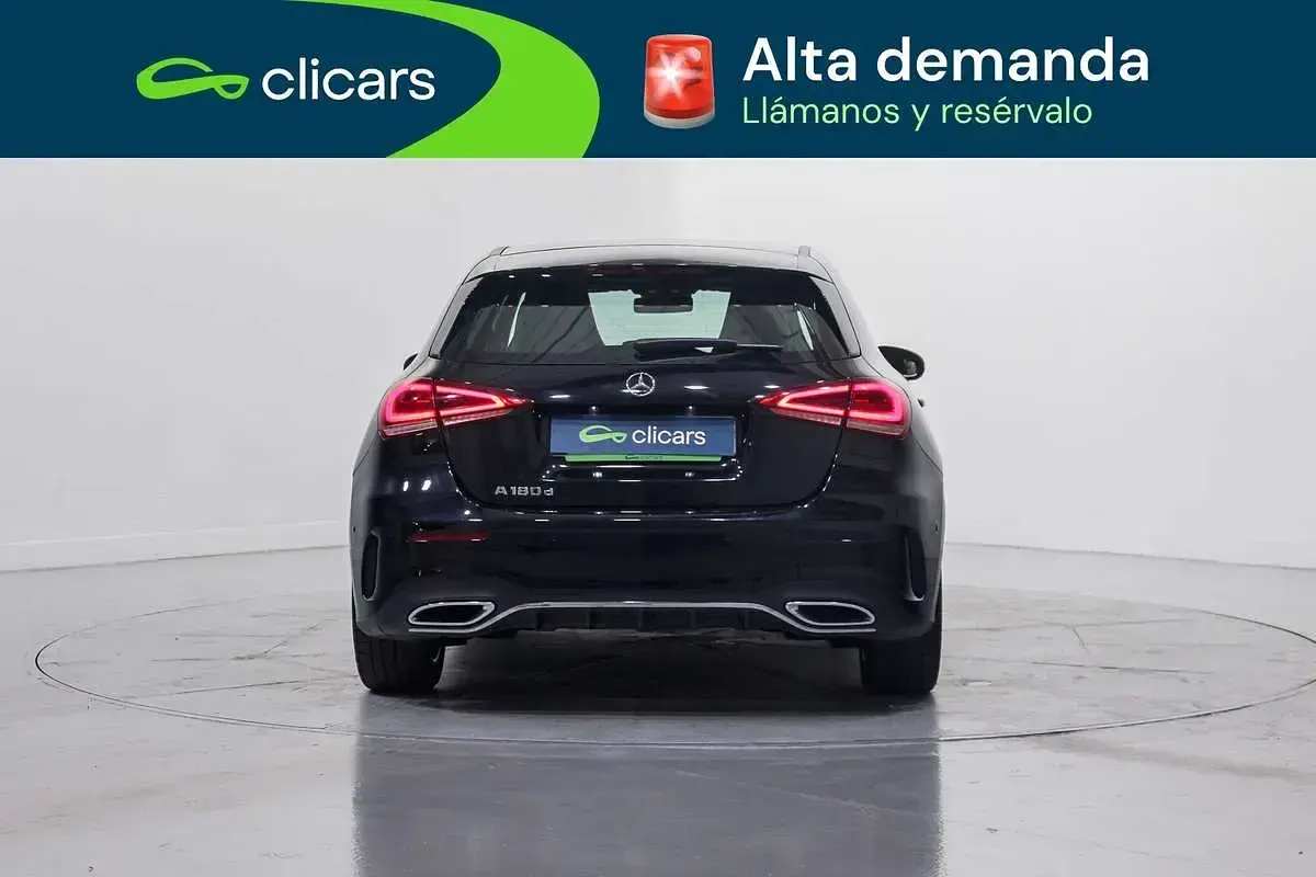 Usado Mercedes A180 116 CV (85 kW) 2019 Negro Utilitario
