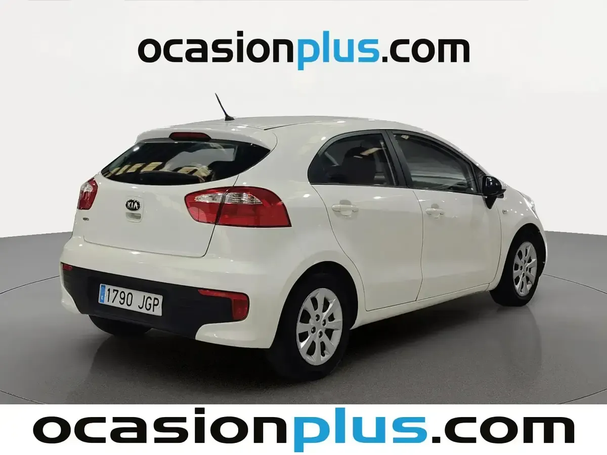 Usado Kia Rio 84 CV (61 kW) 2015 Blanco Utilitario