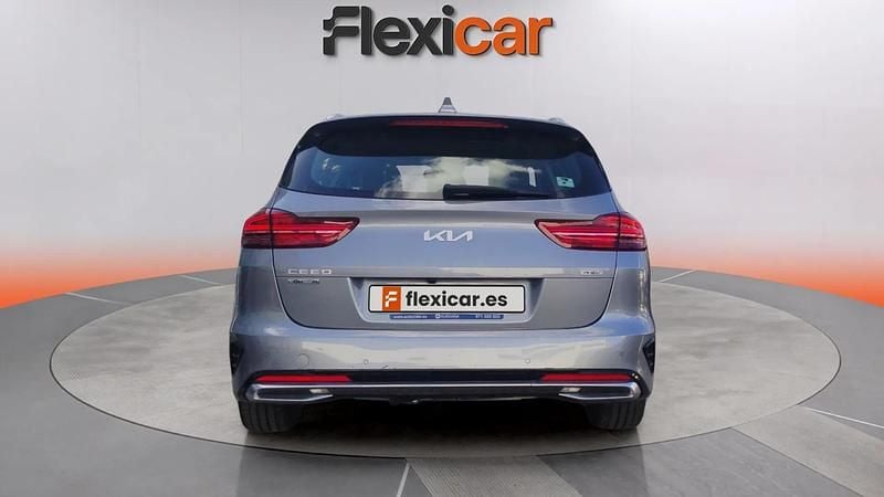 Usado Kia Ceed 141 CV (103 kW) 2022 Gris Utilitario