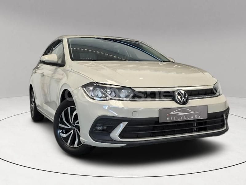 Beige Usado 2023 VW Polo Life Berlina | 15.990 € (Buen precio) - Imagen 1/4