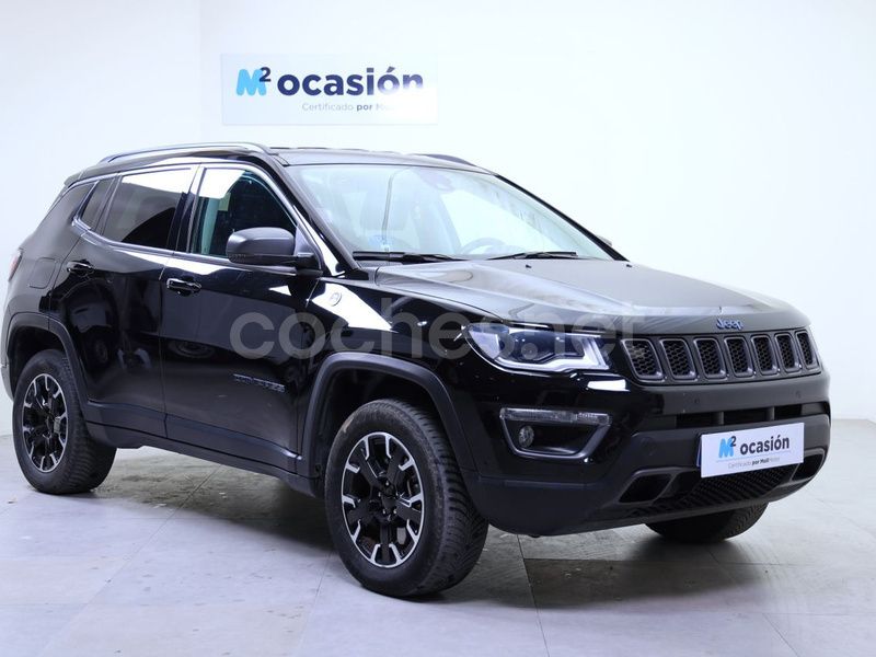 Usado Jeep Compass Trailhawk 240 CV (176 kW) 2020 Negro SUV